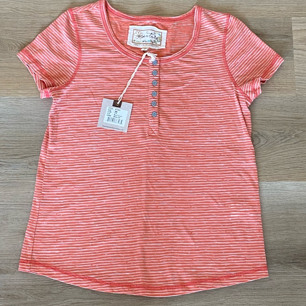 New short sleeve striped shirt